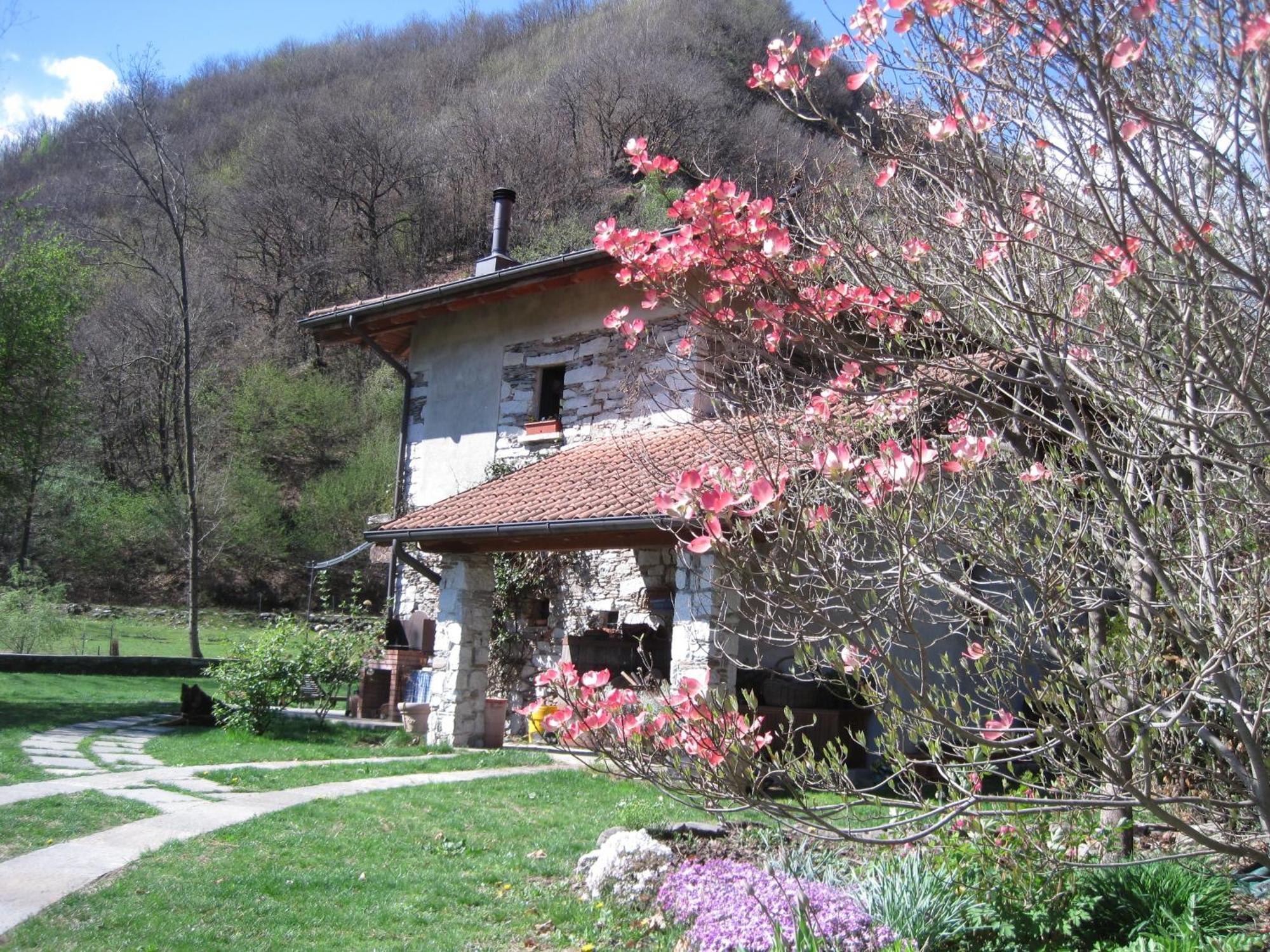 B&B Melizio San Maurizio D'opaglio Exterior photo